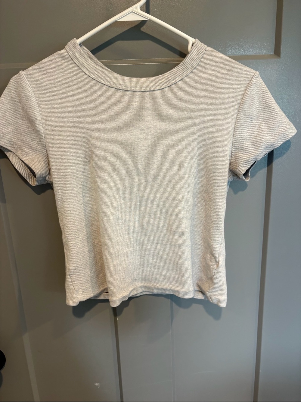 Old Navy Light Gray Short Sleeve Crewneck Tee